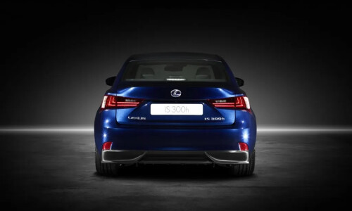 Lexus IS 300h #4