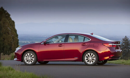 Lexus IS 300h #5
