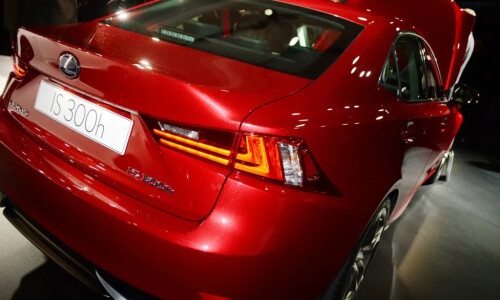 Lexus IS 300h #6