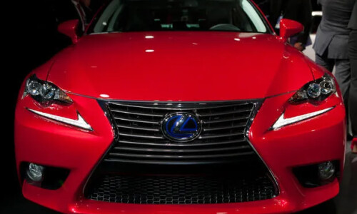 Lexus IS 300h #7