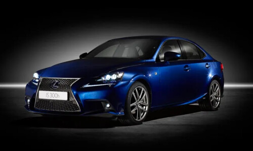 Lexus IS 300h #8