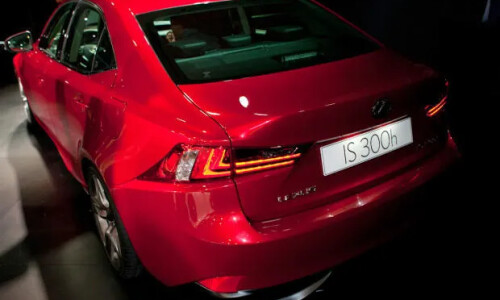 Lexus IS 300h #9
