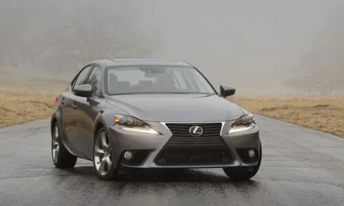 Lexus IS 300h #13