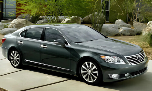 Lexus LS 460 AWD #12