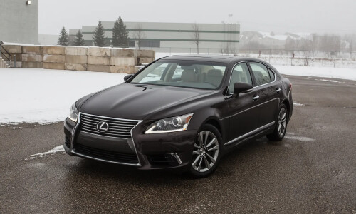 Lexus LS 460 AWD #13