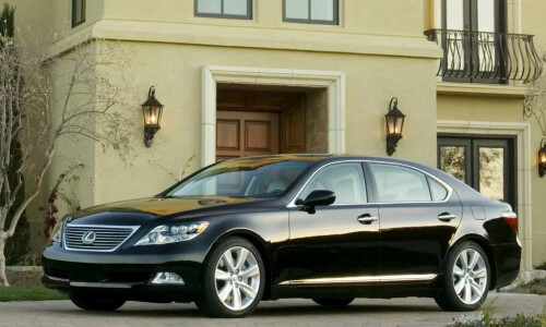 Lexus LS 600h #7
