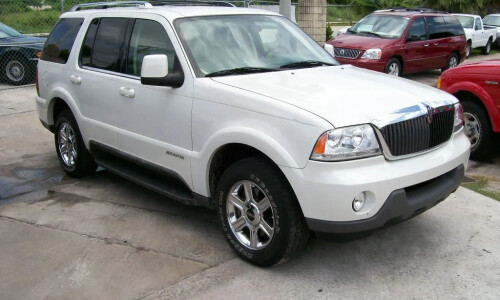 Lincoln Aviator #2