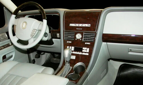 Lincoln Aviator #3