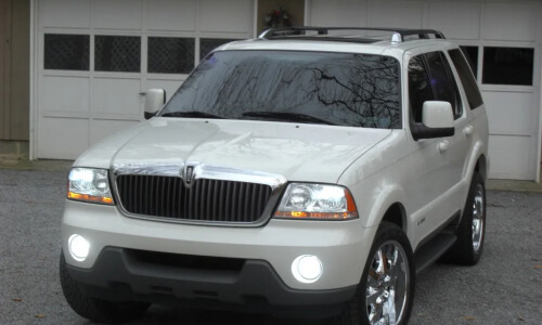 Lincoln Aviator #8