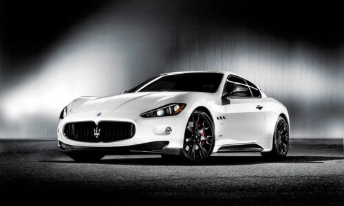 Maserati GranTurismo S #12