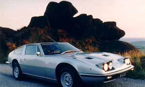 Maserati Indy #9