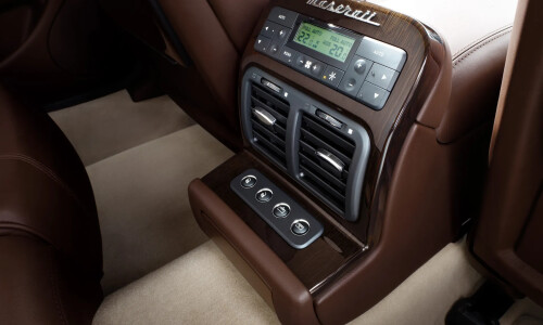 Maserati Quattroporte S #3