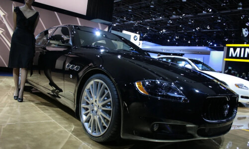 Maserati Quattroporte Sport GT #8