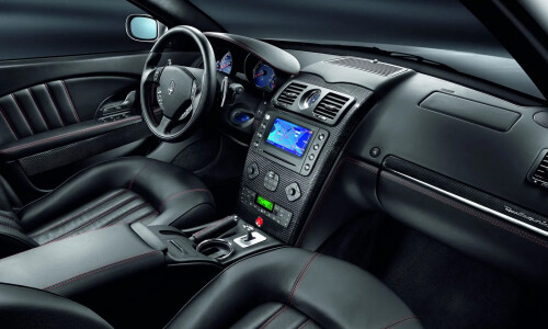 Maserati Quattroporte Sport GT #9