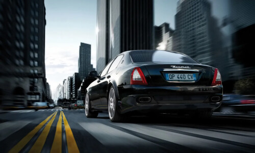 Maserati Quattroporte Sport GT #12