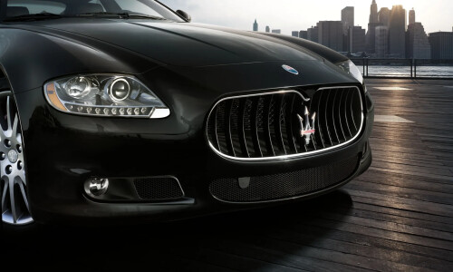 Maserati Quattroporte Sport GT #13