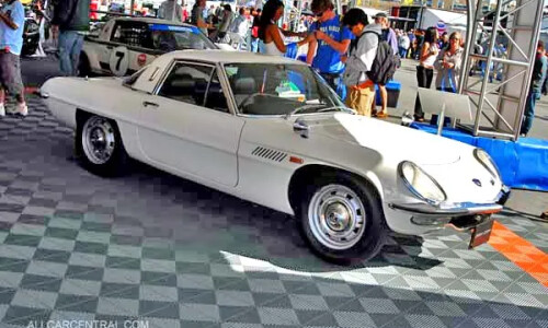 Mazda 110 S Cosmo #4