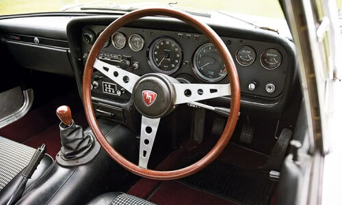 Mazda 110 S Cosmo #5