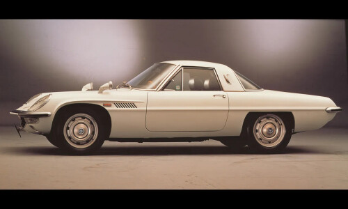 Mazda 110 S Cosmo #13