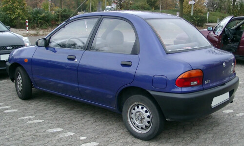 Mazda 121 #8