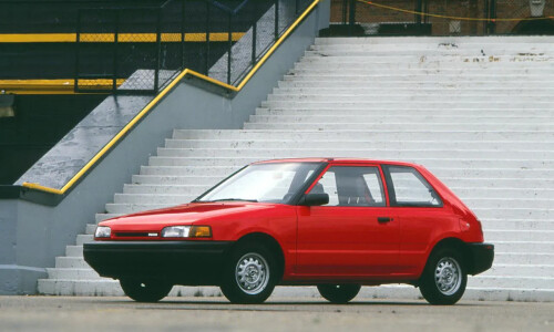 Mazda 323 #7