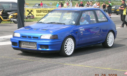 Mazda 323 #9