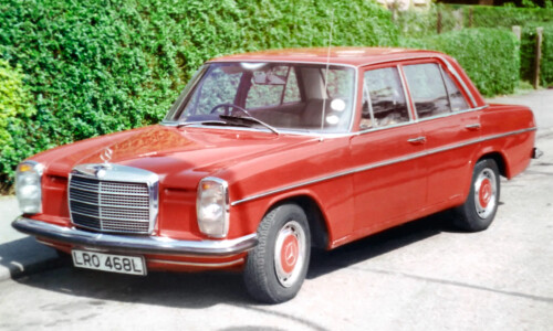 Mercedes-Benz 220 #1
