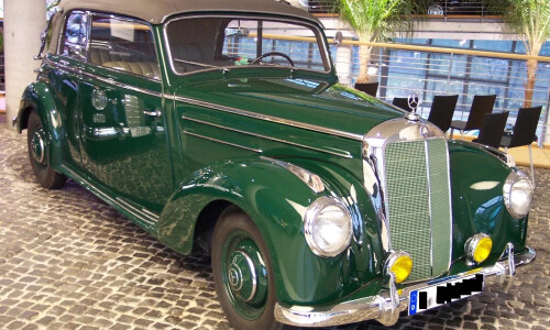 Mercedes-Benz 220 #2