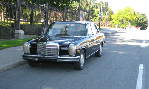Mercedes-Benz 220 #3