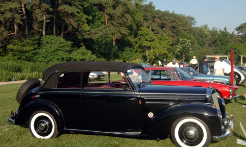 Mercedes-Benz 220 #12