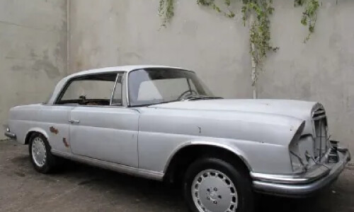 Mercedes-Benz 220 SEb Coupé #8