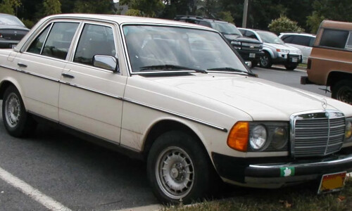 Mercedes-Benz 240 #1