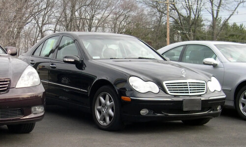 Mercedes-Benz 240 #4
