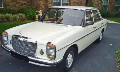 Mercedes-Benz 240 #10