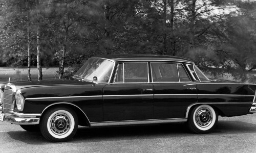 Mercedes-Benz 300 SE #15