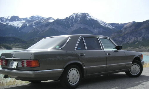 Mercedes-Benz 560 SEL #2