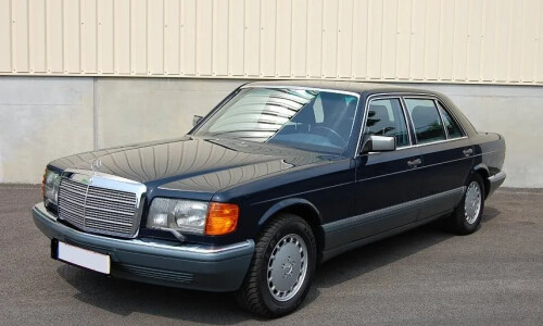 Mercedes-Benz 560 SEL #10