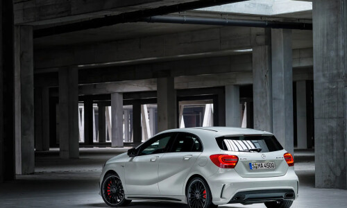 Mercedes-Benz A 45 AMG #16
