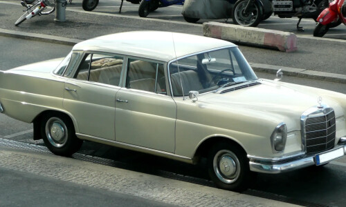 Mercedes-Benz B 220 #3