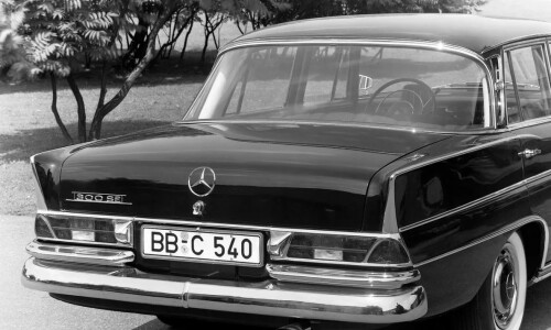 Mercedes-Benz B 220 #11