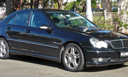 Mercedes-Benz C 32 AMG #13