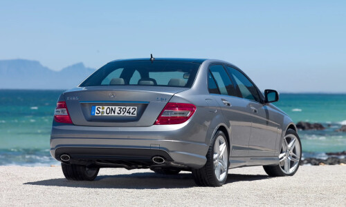 Mercedes-Benz C 320 CDI #8