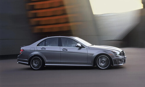 Mercedes-Benz C 63 AMG #9