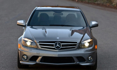 Mercedes-Benz C 63 AMG #13