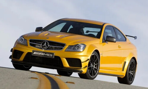 Mercedes-Benz C 63 AMG Coupe Black Series #1