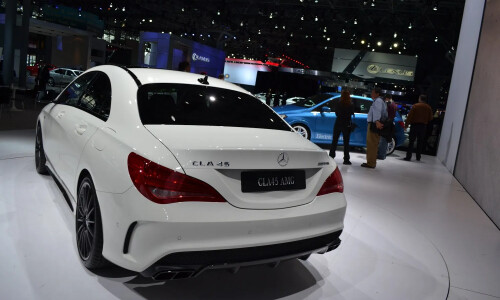 Mercedes-Benz CLA 45 AMG #9