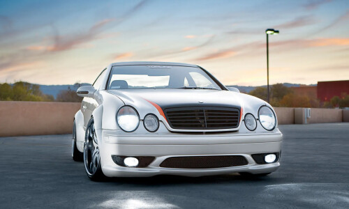 Mercedes-Benz CLK 55 AMG #10