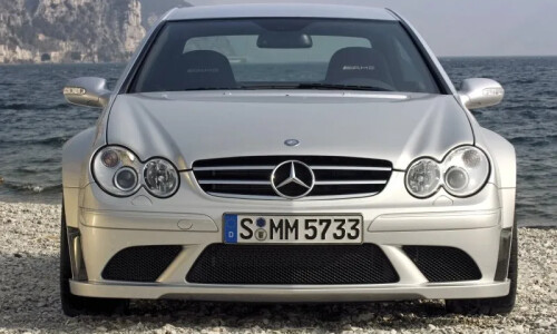 Mercedes-Benz CLK 63 AMG #9
