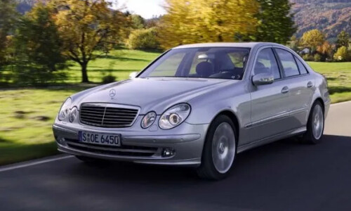Mercedes-Benz E 200 NGT #1