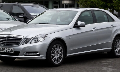 Mercedes-Benz E 220 #4